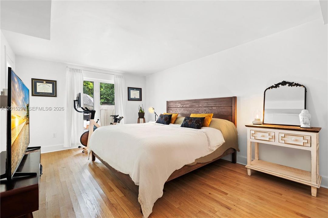 For Rent: $9,500 (5 beds, 4 baths, 2104 Square Feet)