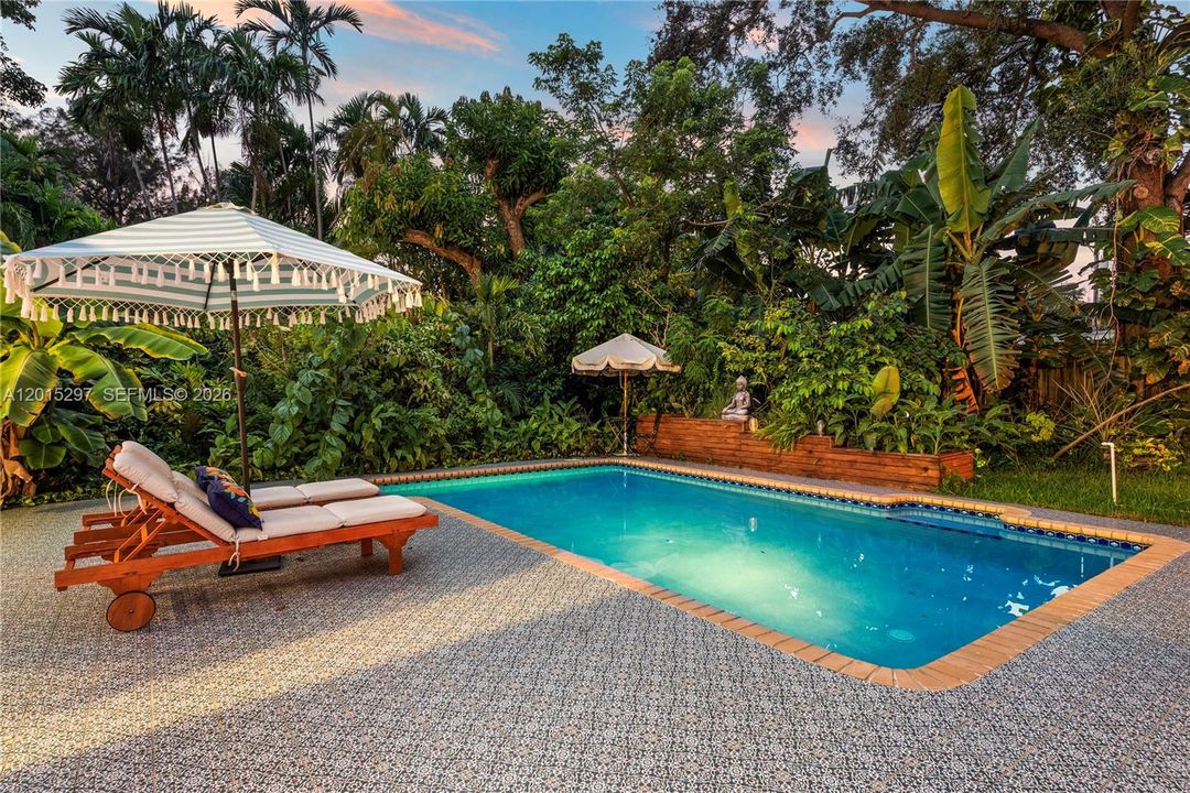 For Rent: $9,500 (5 beds, 4 baths, 2104 Square Feet)