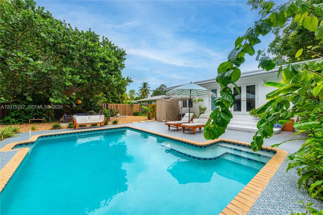 For Rent: $9,500 (5 beds, 4 baths, 2104 Square Feet)
