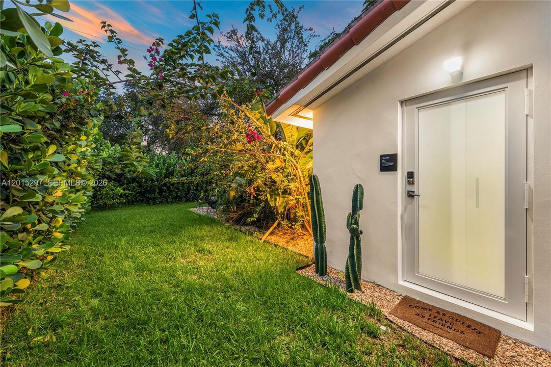 For Rent: $9,500 (5 beds, 4 baths, 2104 Square Feet)