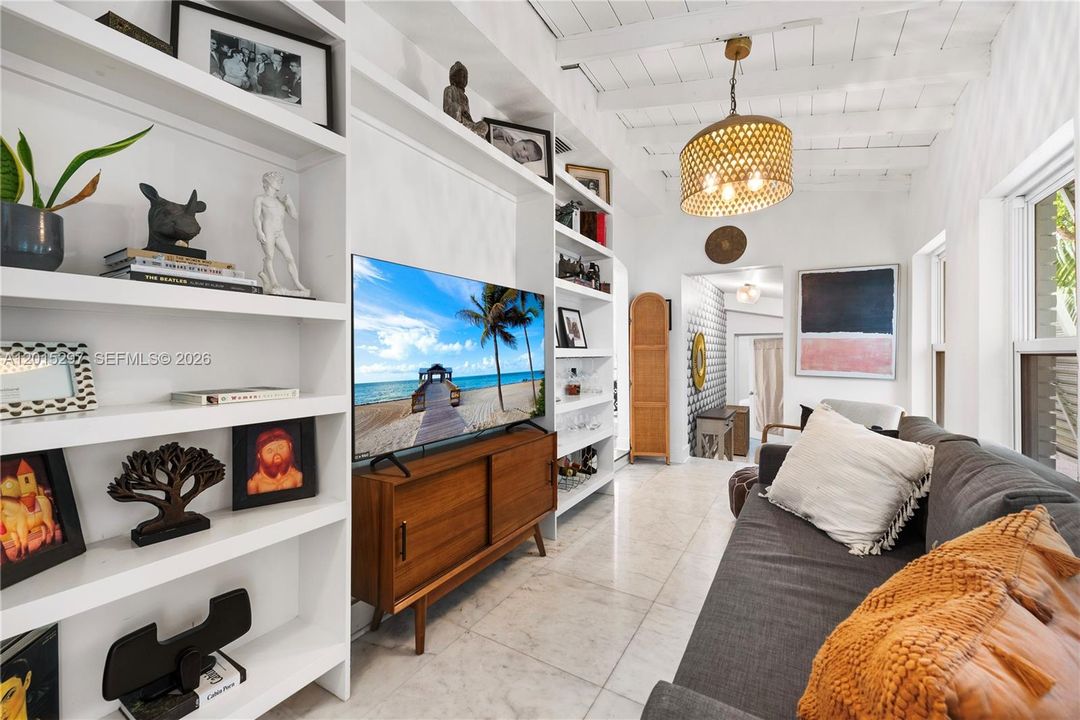 For Rent: $9,500 (5 beds, 4 baths, 2104 Square Feet)