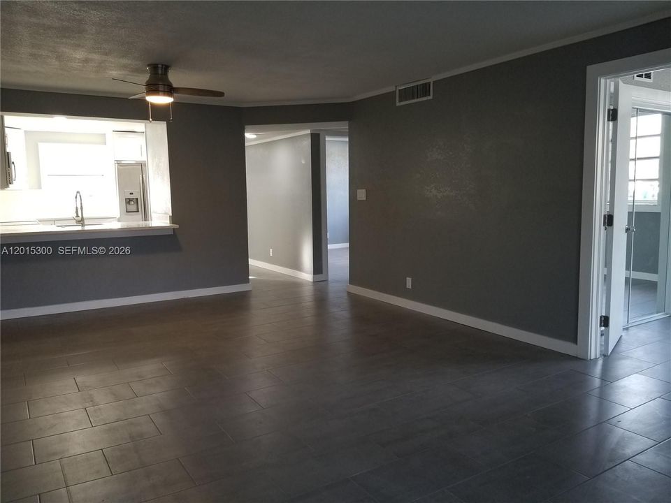 En Venta: $195,000 (2 camas, 2 baños, 1000 Pies cuadrados)