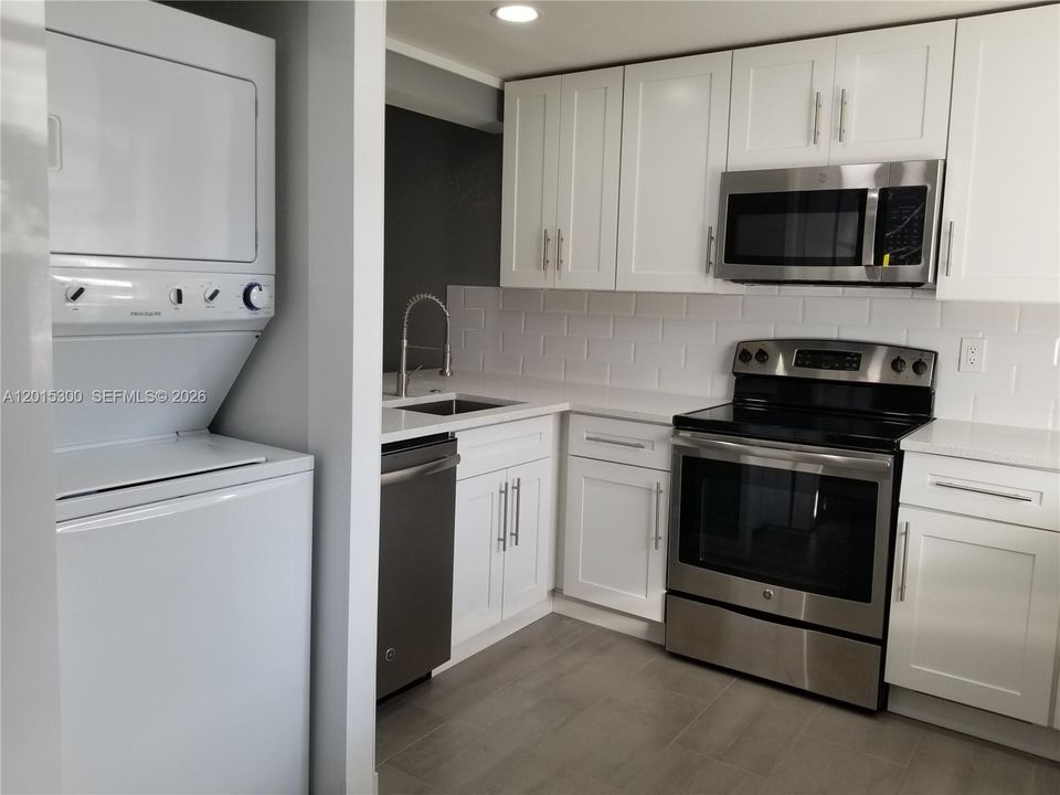 En Venta: $195,000 (2 camas, 2 baños, 1000 Pies cuadrados)