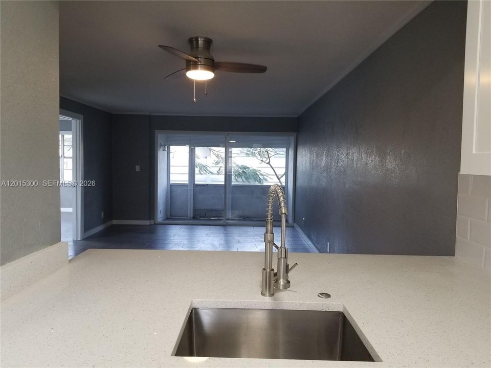 En Venta: $195,000 (2 camas, 2 baños, 1000 Pies cuadrados)