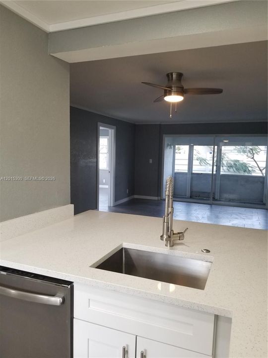En Venta: $195,000 (2 camas, 2 baños, 1000 Pies cuadrados)