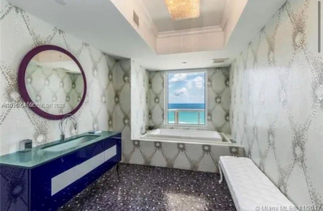 For Sale: $4,995,000 (4 beds, 4 baths, 2736 Square Feet)