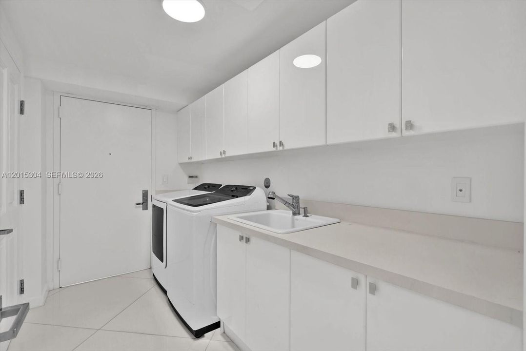En Venta: $4,995,000 (4 camas, 4 baños, 2736 Pies cuadrados)