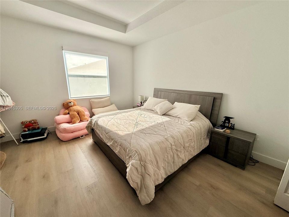 For Sale: $585,000 (3 beds, 2 baths, 1827 Square Feet)
