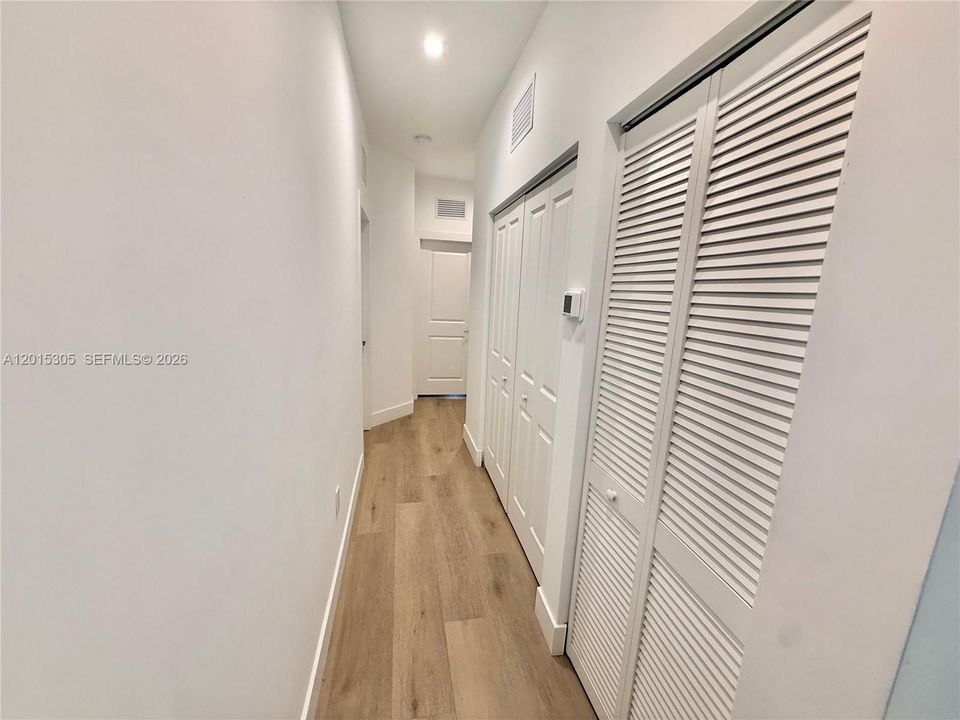 For Sale: $585,000 (3 beds, 2 baths, 1827 Square Feet)