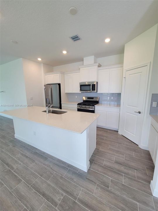 For Rent: $3,500 (3 beds, 2 baths, 0 Square Feet)
