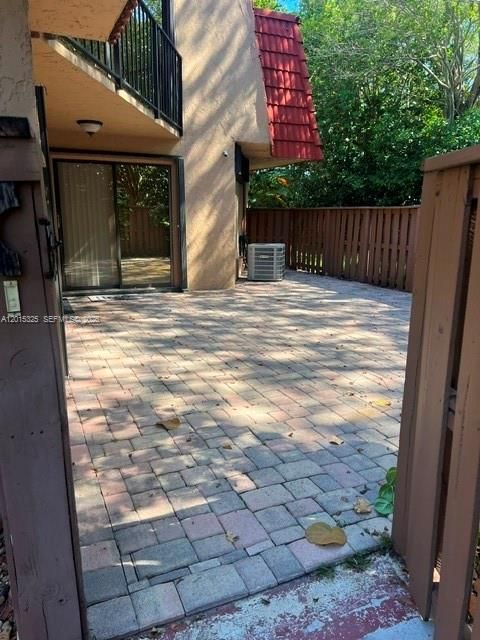 For Sale: $360,000 (2 beds, 2 baths, 1302 Square Feet)