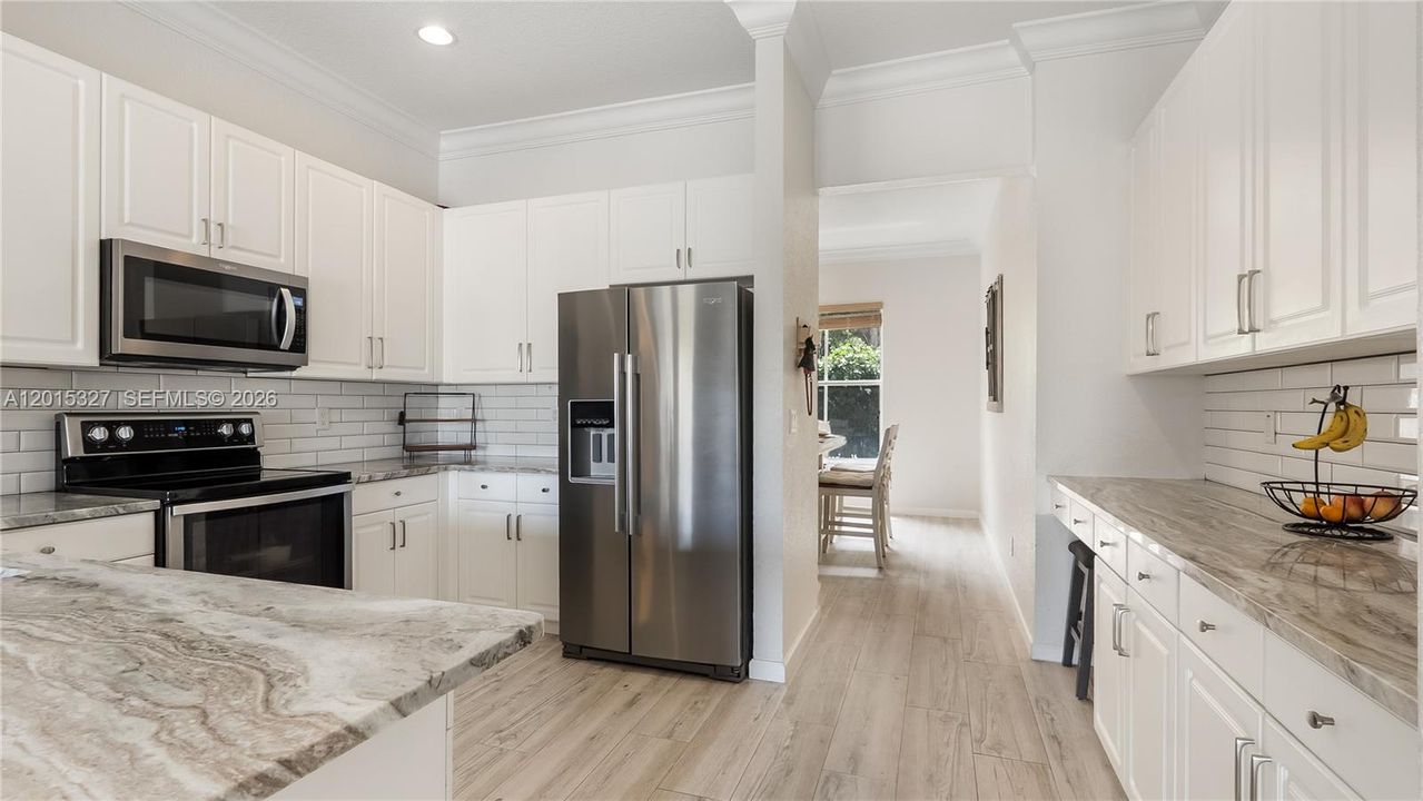 En Venta: $779,999 (4 camas, 2 baños, 2602 Pies cuadrados)