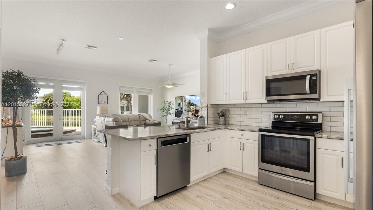 En Venta: $779,999 (4 camas, 2 baños, 2602 Pies cuadrados)