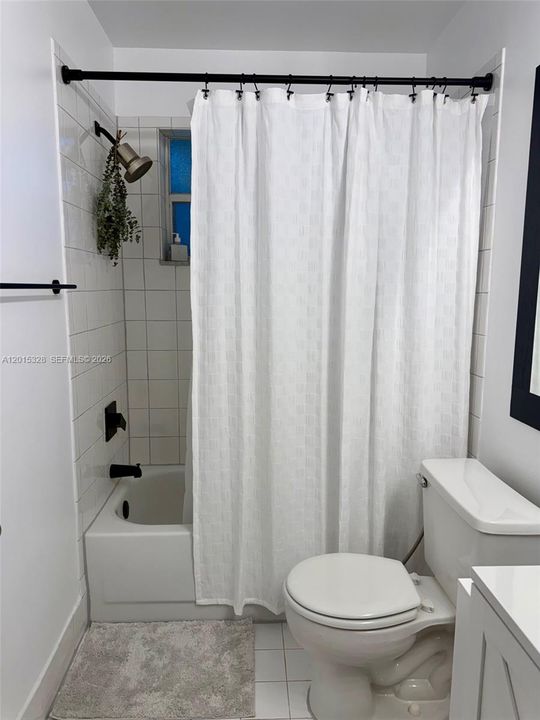 For Sale: $410,000 (2 beds, 2 baths, 1121 Square Feet)