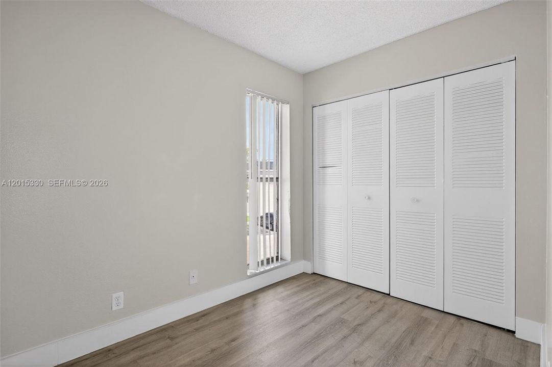 Active With Contract: $1,800 (2 beds, 1 baths, 840 Square Feet)