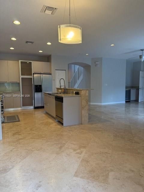 В аренду: $6,880 (5 спален, 4 ванн, 3041 Квадратных фут)
