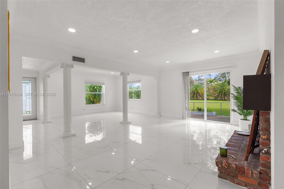 For Rent: $7,800 (4 beds, 3 baths, 3961 Square Feet)
