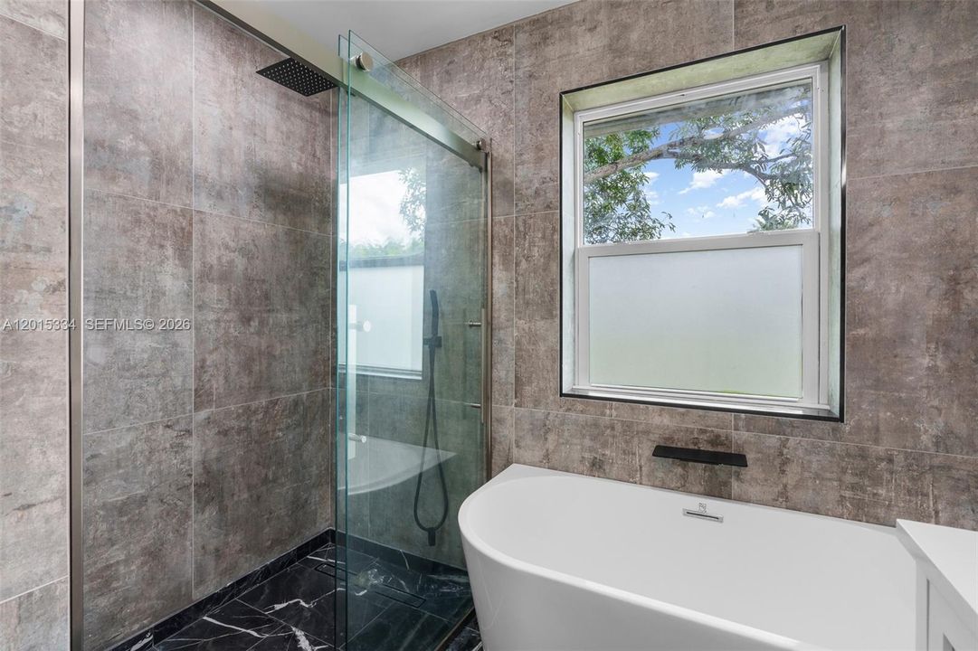 For Rent: $7,800 (4 beds, 3 baths, 3961 Square Feet)