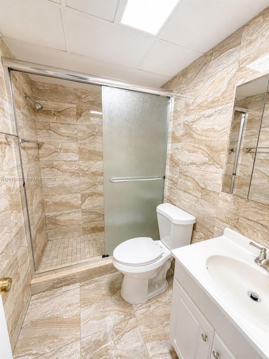 Active With Contract: $1,700 (1 beds, 1 baths, 625 Square Feet)