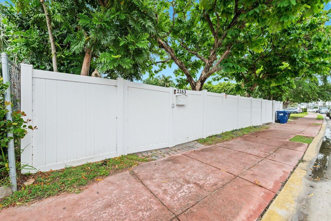 12-web-or-mls-2183-bay-dr