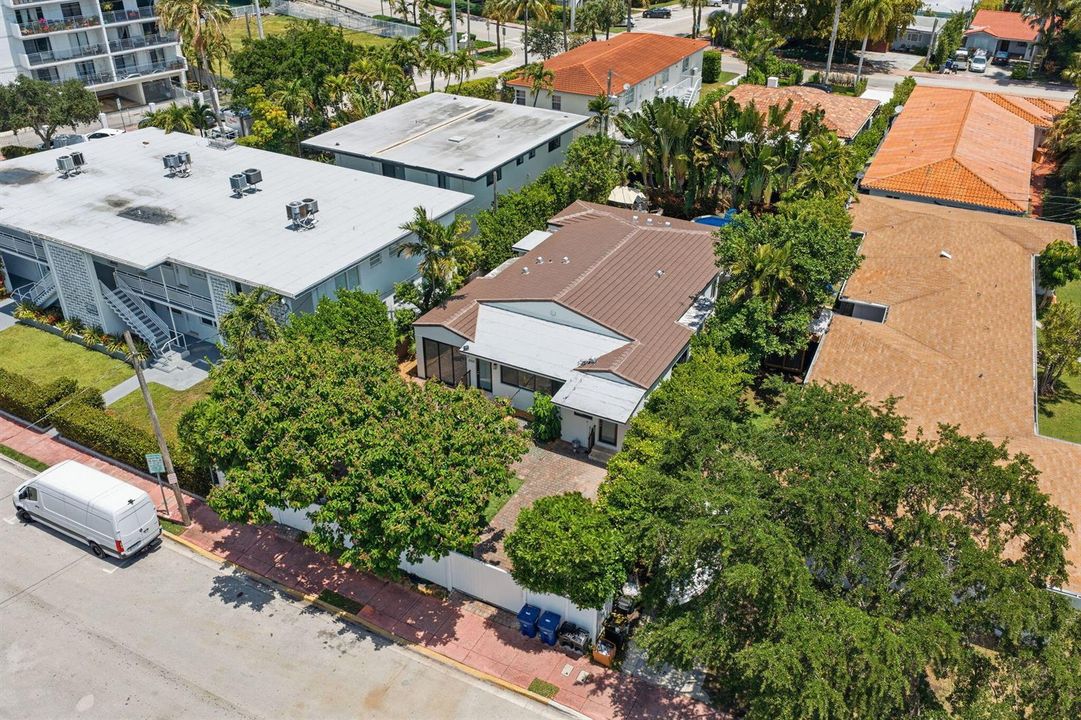 13-web-or-mls-2183-bay-dr (1)