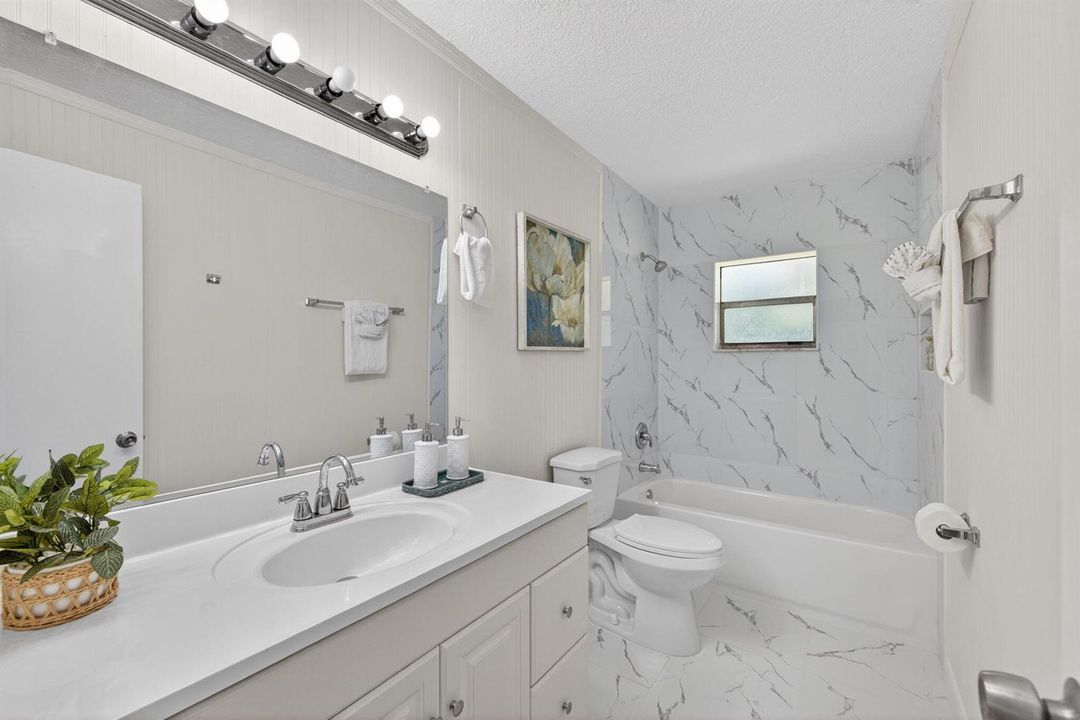Main House Guest Bath