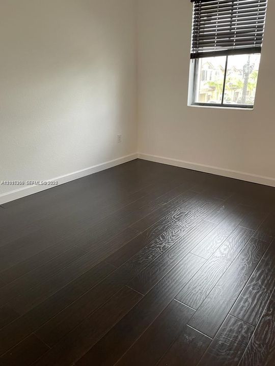 В аренду: $3,300 (3 спален, 2 ванн, 1610 Квадратных фут)