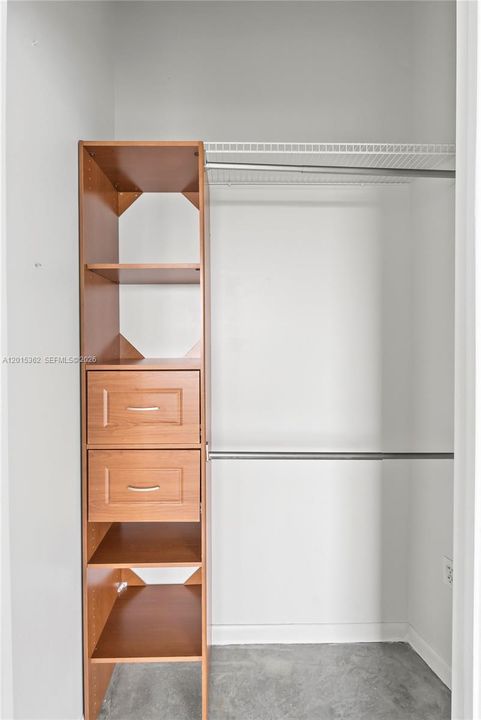 For Sale: $409,000 (2 beds, 2 baths, 1009 Square Feet)