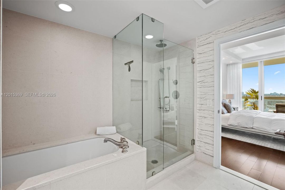 Active With Contract: $7,900 (2 beds, 2 baths, 1280 Square Feet)