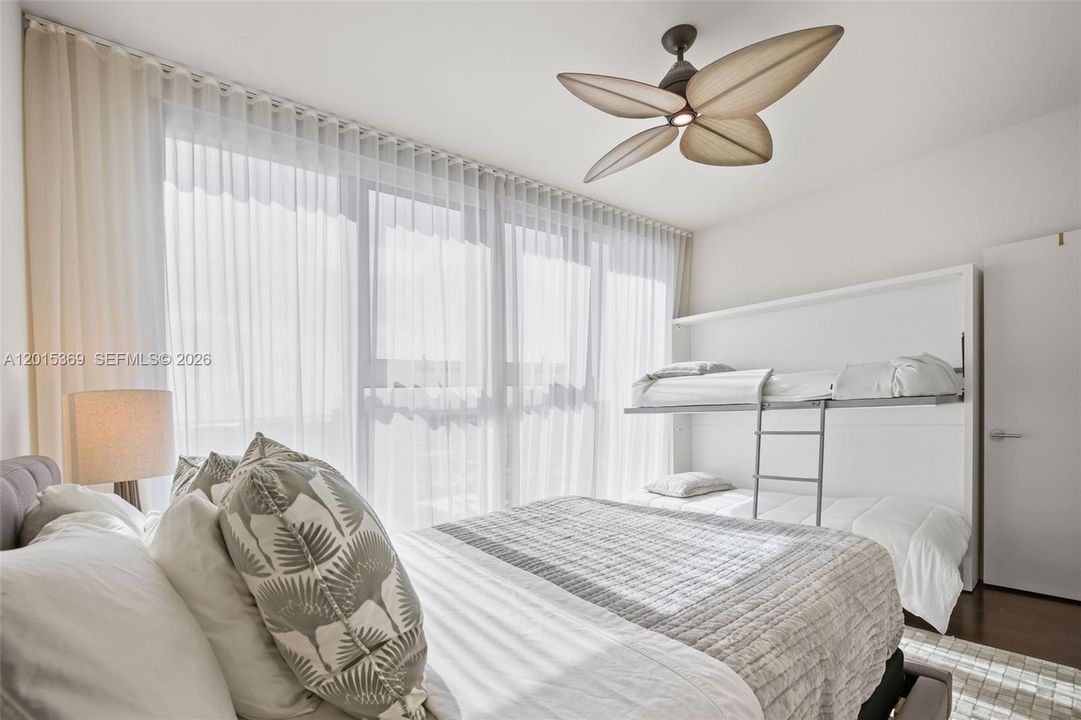 Active With Contract: $7,900 (2 beds, 2 baths, 1280 Square Feet)