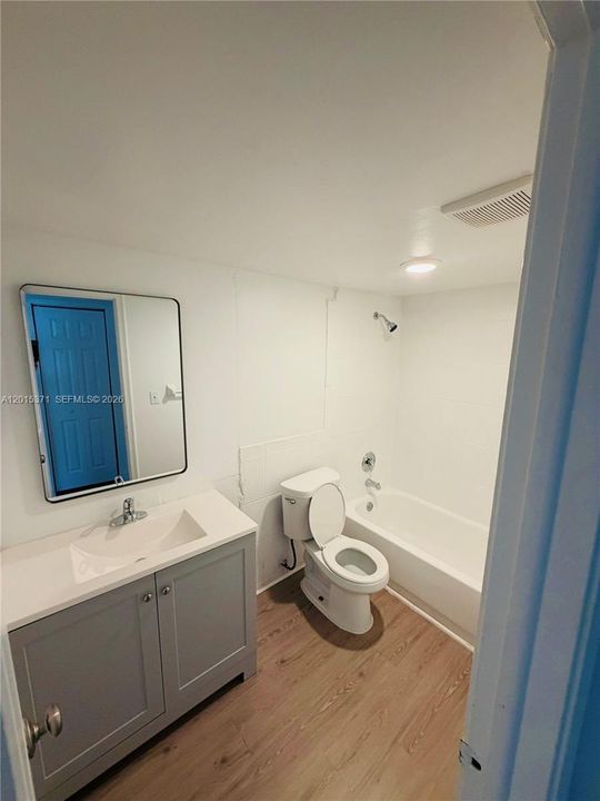 For Rent: $1,899 (2 beds, 1 baths, 800 Square Feet)