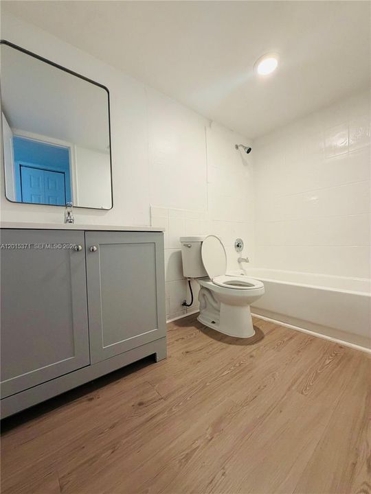 For Rent: $1,899 (2 beds, 1 baths, 800 Square Feet)