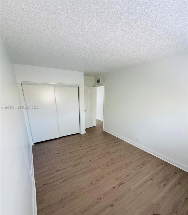 For Rent: $1,899 (2 beds, 1 baths, 800 Square Feet)