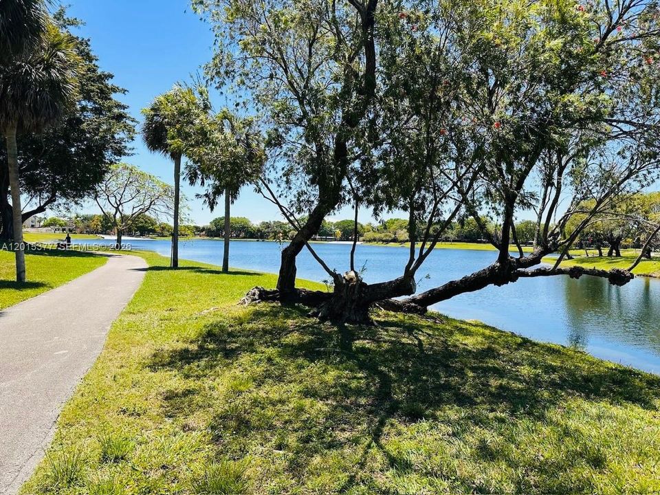 For Rent: $1,950 (1 beds, 1 baths, 586 Square Feet)
