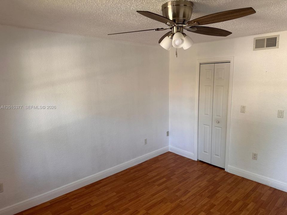 For Rent: $1,950 (1 beds, 1 baths, 586 Square Feet)