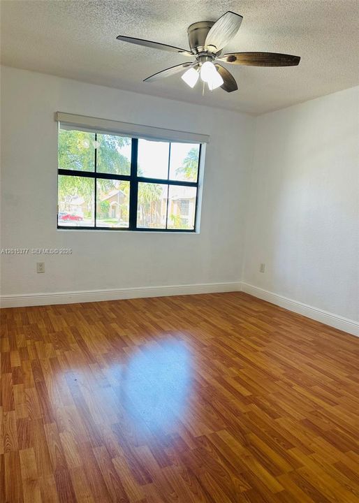 For Rent: $1,950 (1 beds, 1 baths, 586 Square Feet)