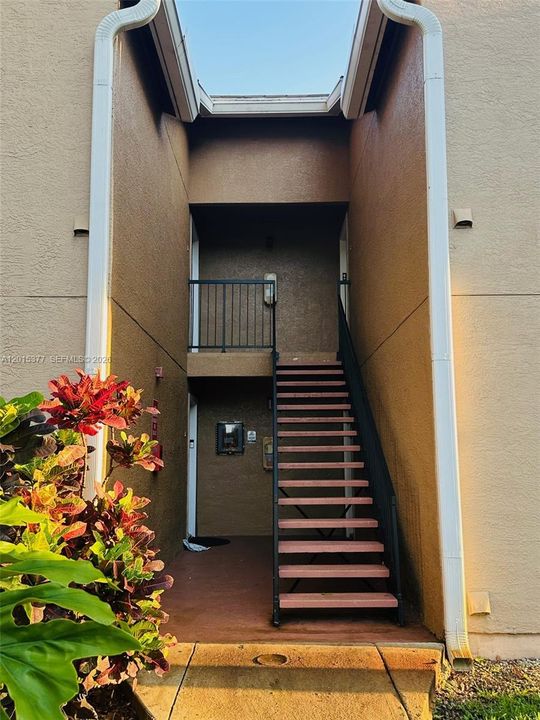 For Rent: $1,950 (1 beds, 1 baths, 586 Square Feet)