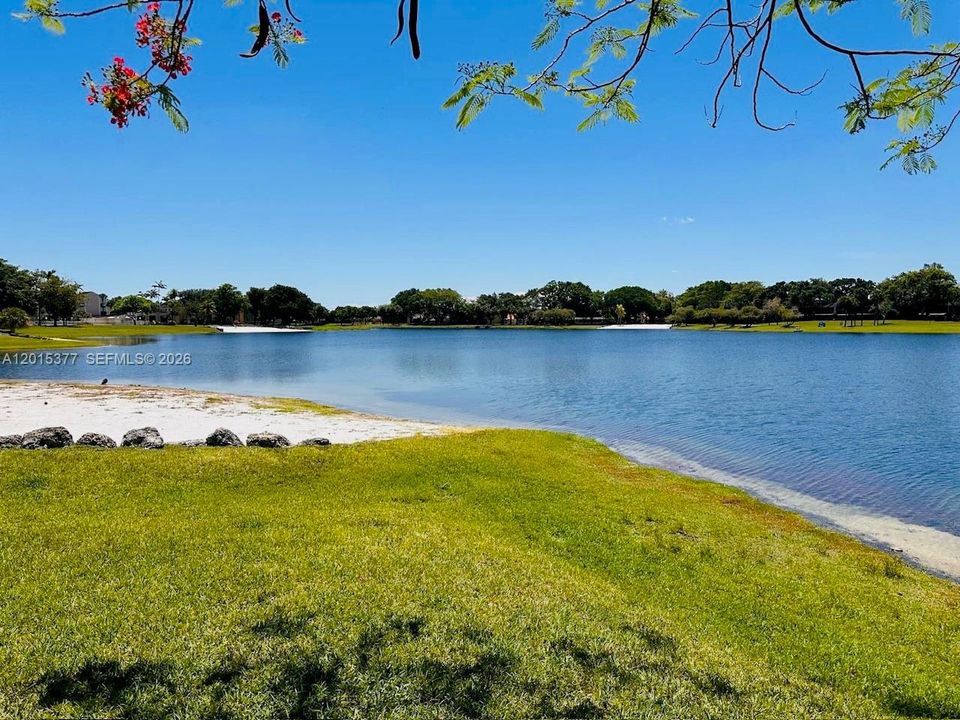 For Rent: $1,950 (1 beds, 1 baths, 586 Square Feet)