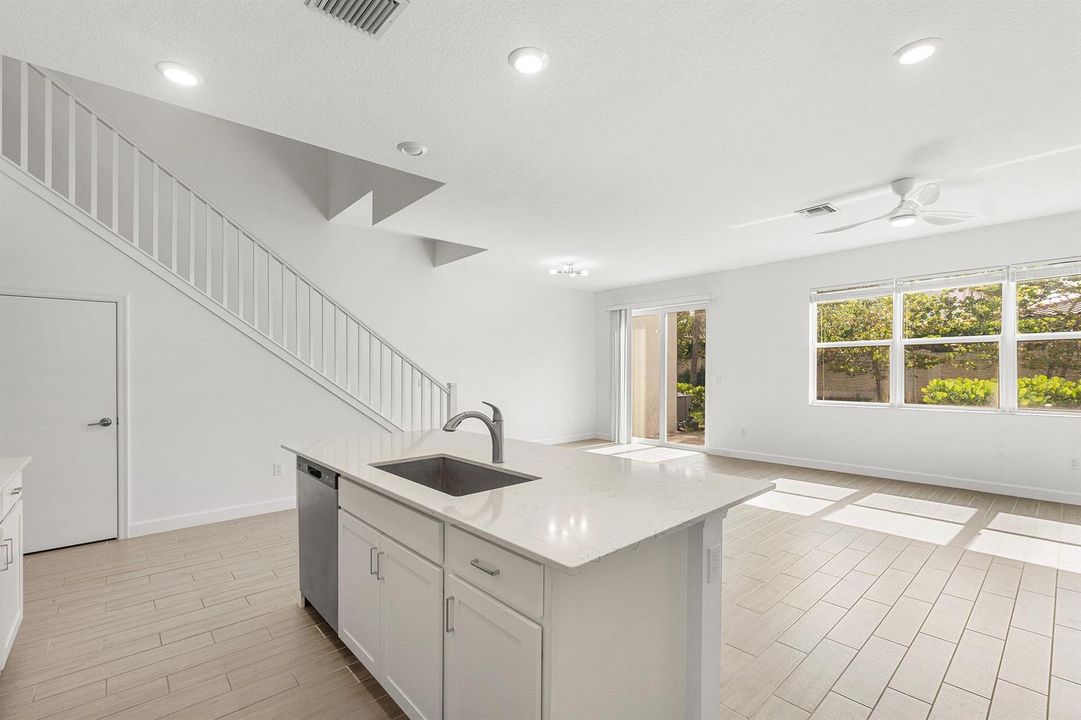 014-4969NavaliDrive-Wellington-FL-33467-