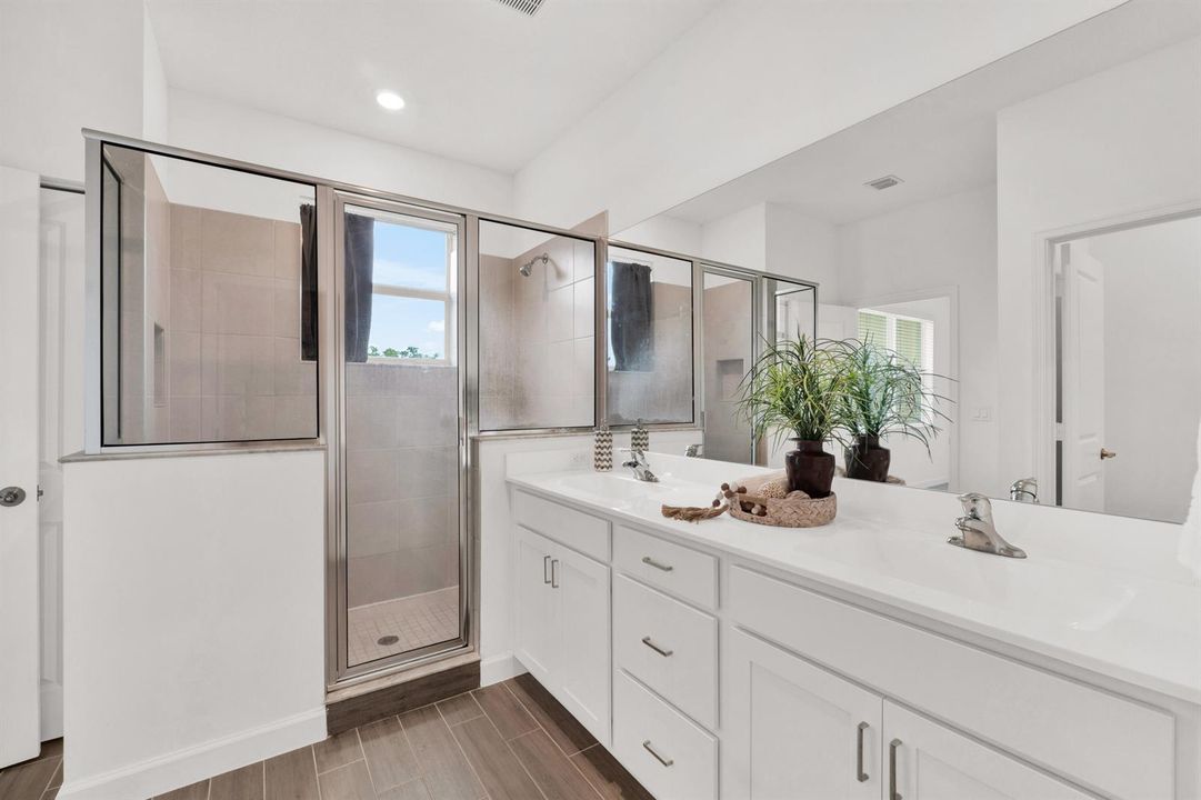 4969 Navali Dr-14
