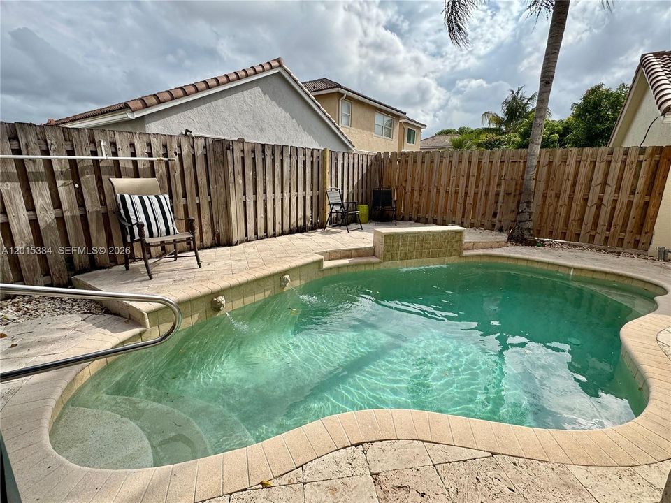 For Sale: $575,000 (4 beds, 2 baths, 1975 Square Feet)
