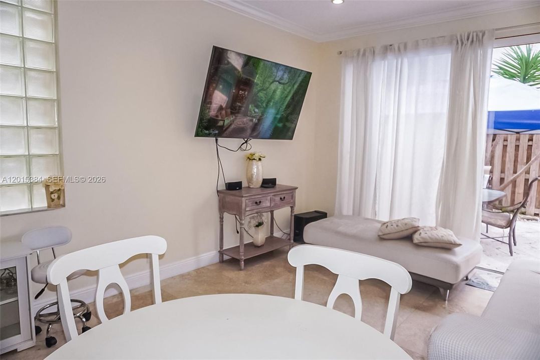 For Sale: $575,000 (4 beds, 2 baths, 1975 Square Feet)