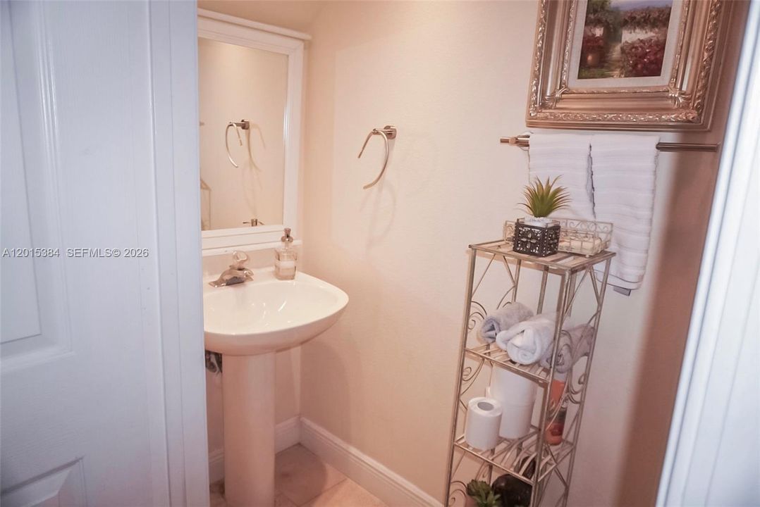 For Sale: $575,000 (4 beds, 2 baths, 1975 Square Feet)
