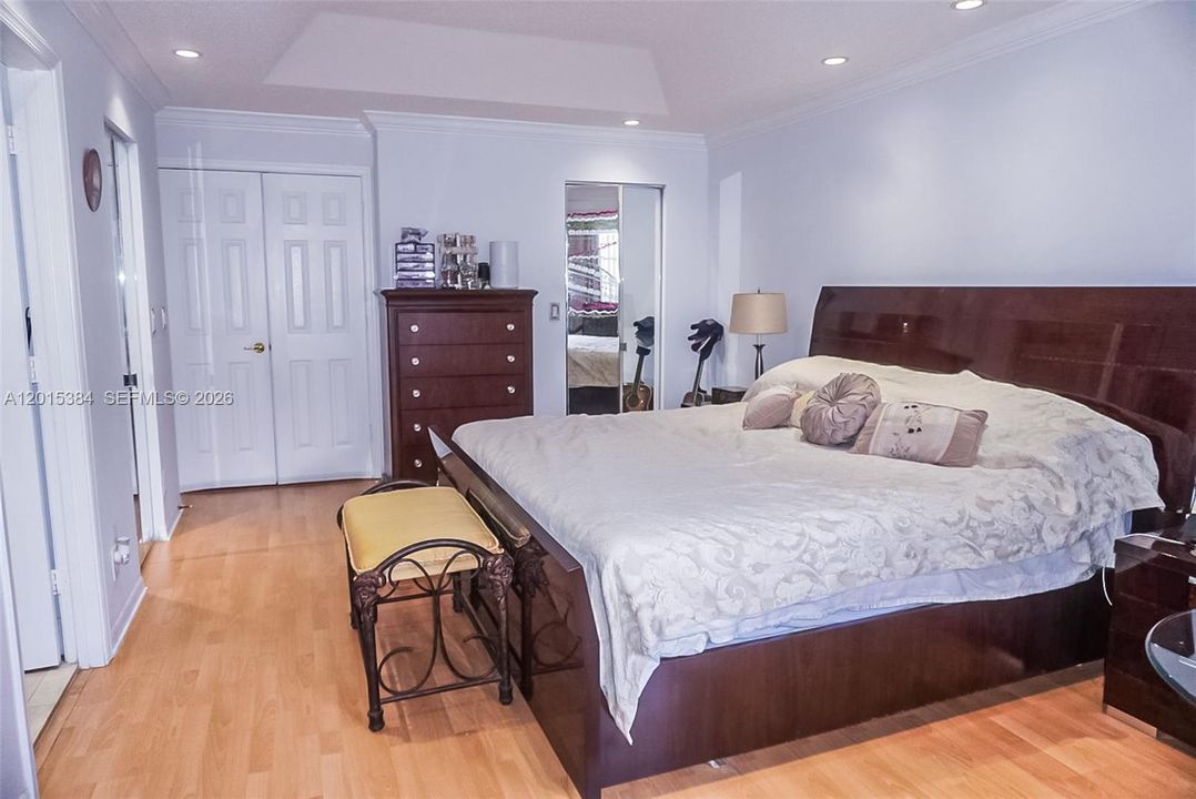 For Sale: $575,000 (4 beds, 2 baths, 1975 Square Feet)
