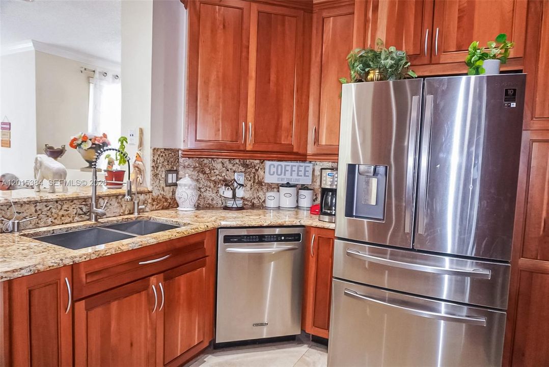 For Sale: $575,000 (4 beds, 2 baths, 1975 Square Feet)