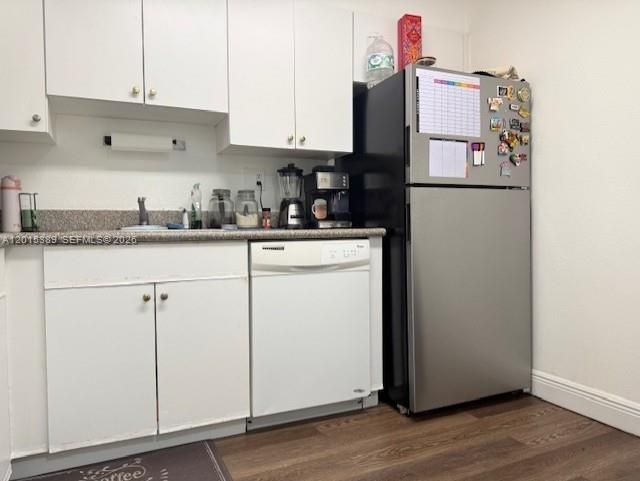 For Sale: $305,000 (2 beds, 2 baths, 1040 Square Feet)