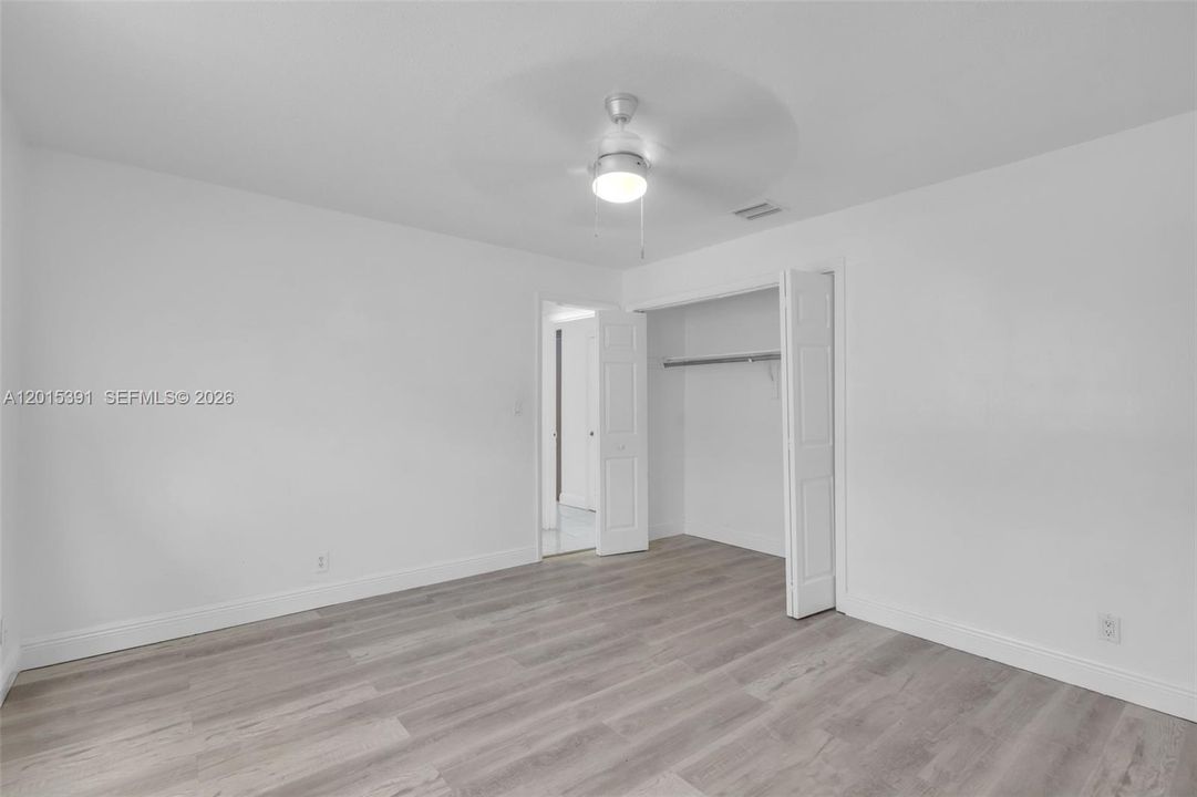 На продажу: $170,000 (3 спален, 2 ванн, 1150 Квадратных фут)