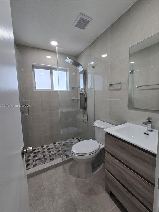 Activo con contrato: $3,500 (3 camas, 2 baños, 1147 Pies cuadrados)