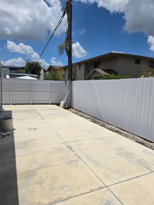 Activo con contrato: $3,500 (3 camas, 2 baños, 1147 Pies cuadrados)
