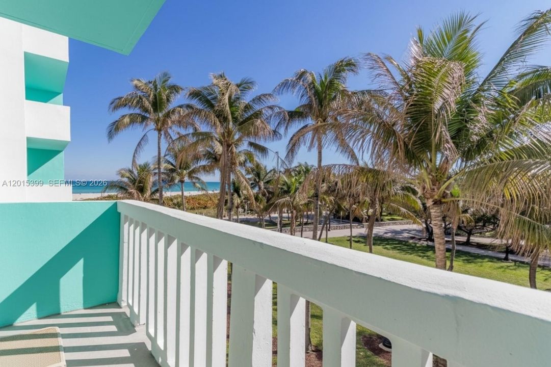 For Sale: $795,000 (1 beds, 1 baths, 640 Square Feet)